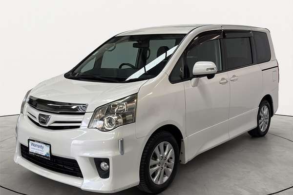 2013 Toyota Noah SI Welcab