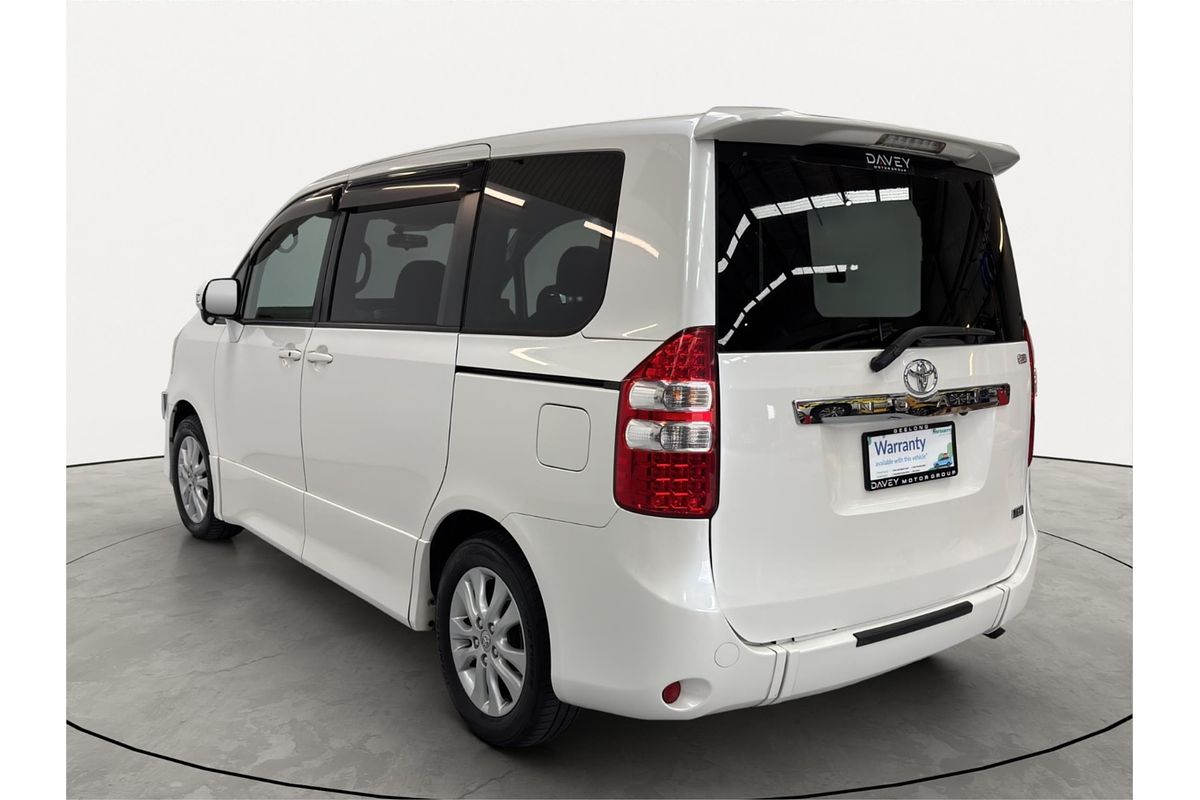 2013 Toyota Noah SI Welcab