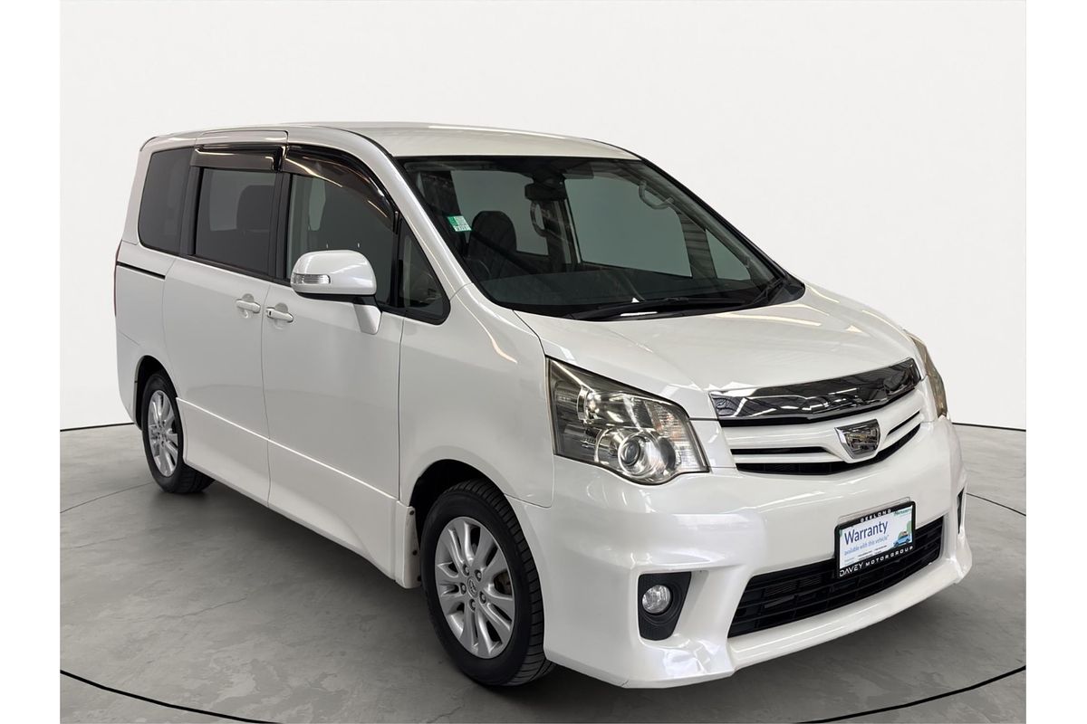 2013 Toyota Noah SI Welcab