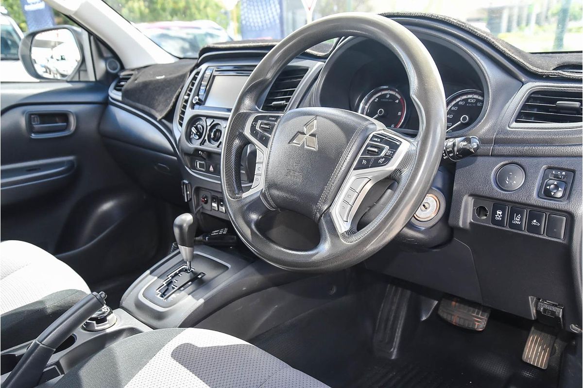 2022 Mitsubishi Triton GLX MR 4X4