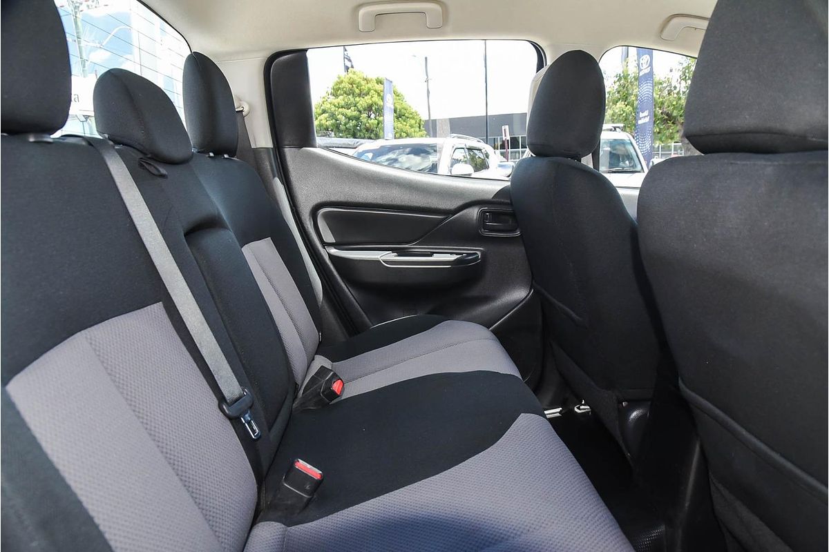 2022 Mitsubishi Triton GLX MR 4X4