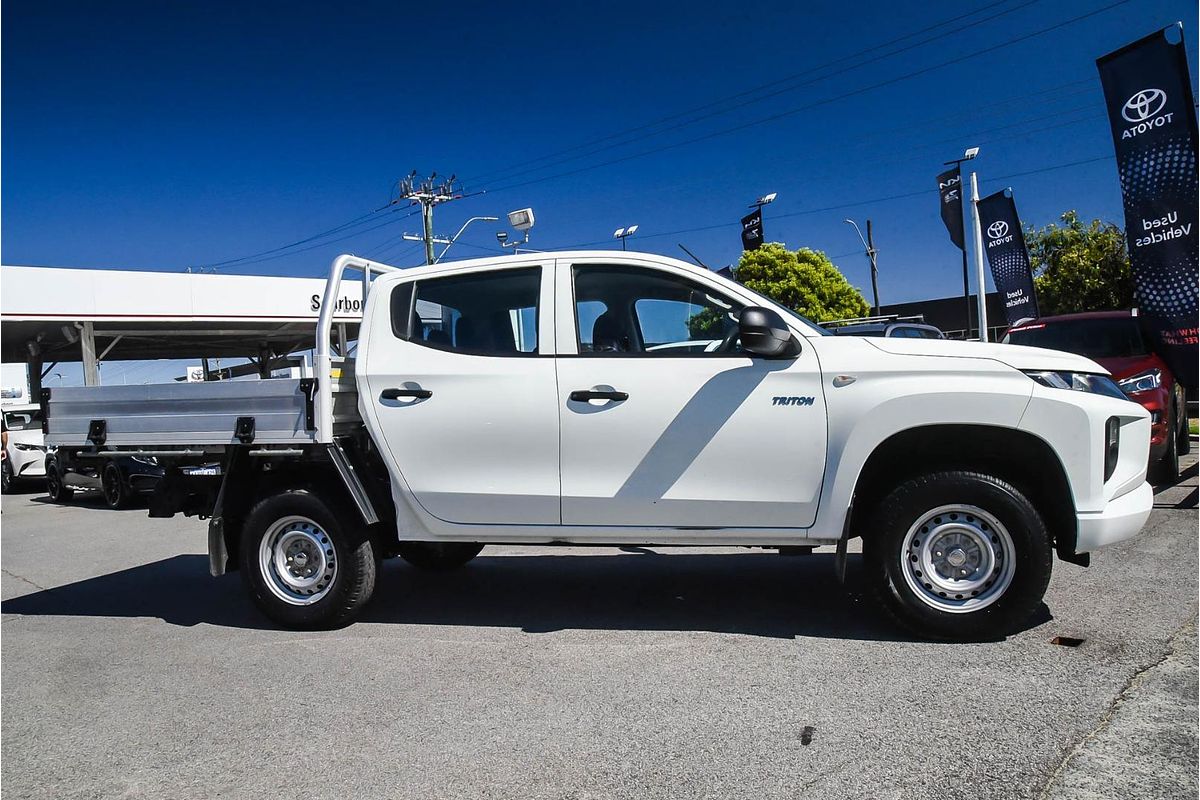 2022 Mitsubishi Triton GLX MR 4X4