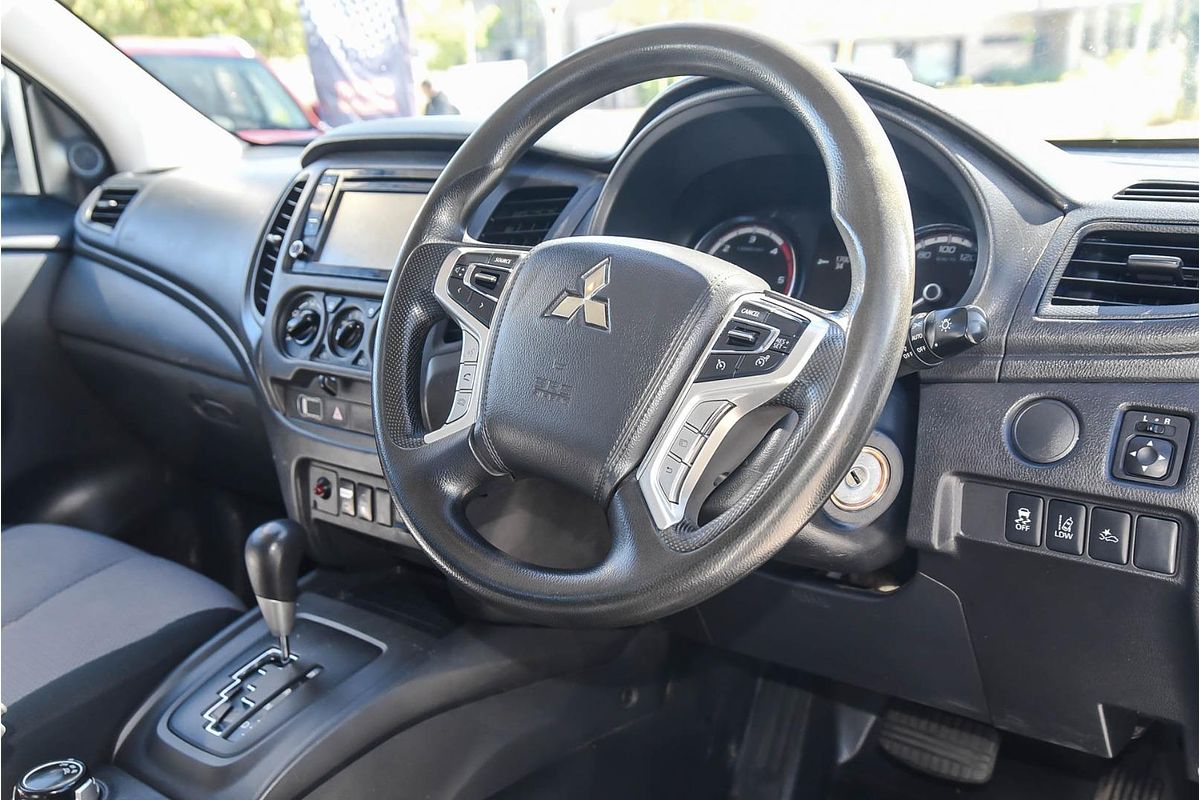 2022 Mitsubishi Triton GLX MR 4X4