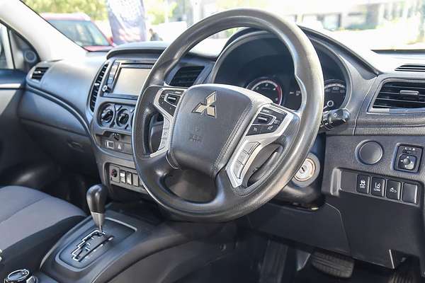 2022 Mitsubishi Triton GLX MR 4X4