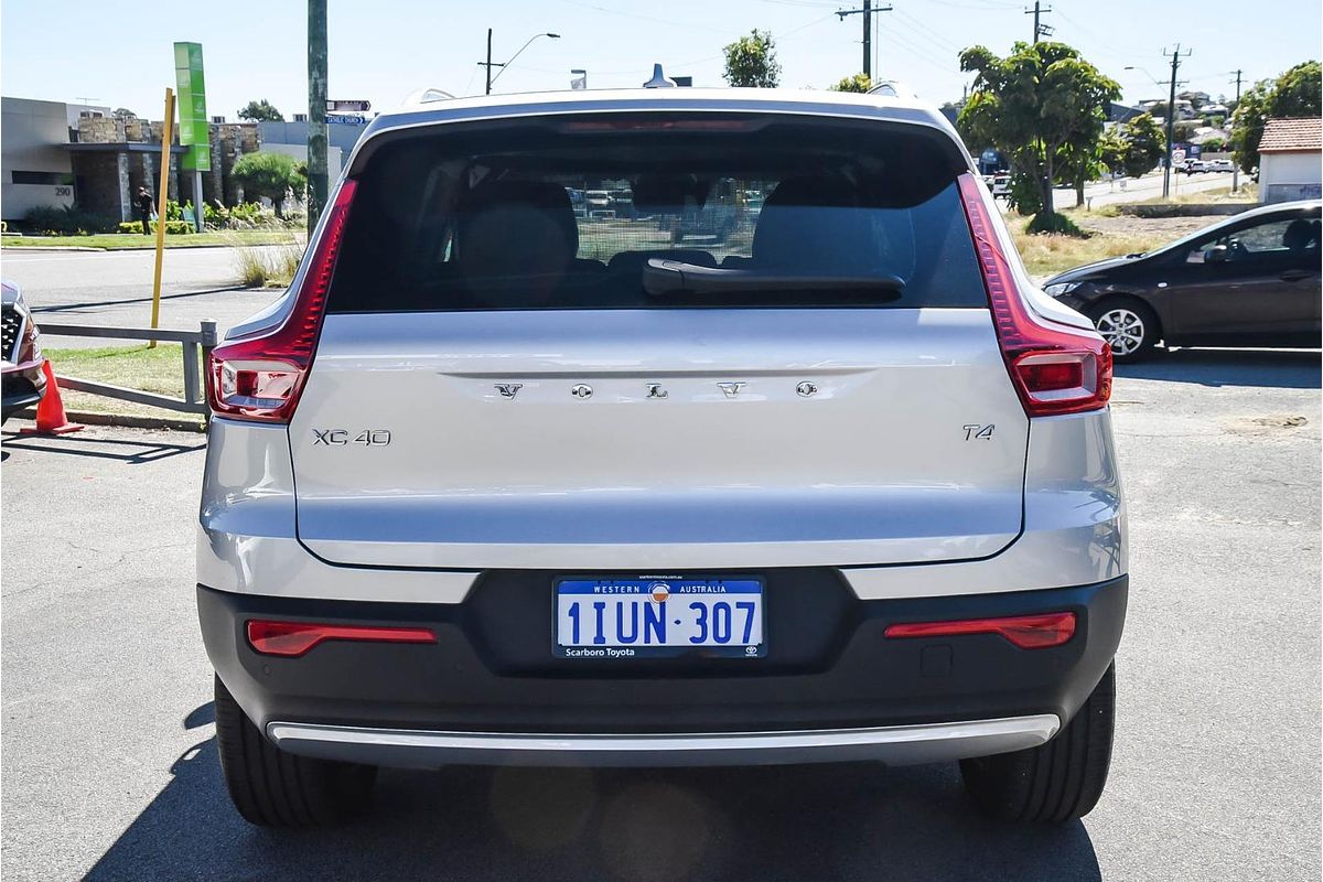 2018 Volvo XC40 T4 Momentum