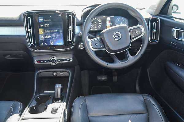 2018 Volvo XC40 T4 Momentum