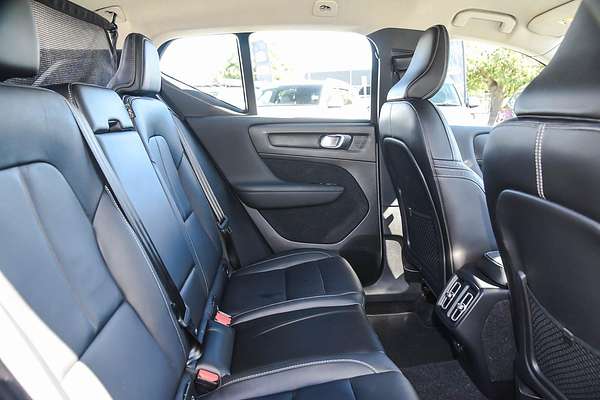 2018 Volvo XC40 T4 Momentum