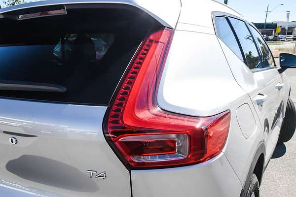 2018 Volvo XC40 T4 Momentum