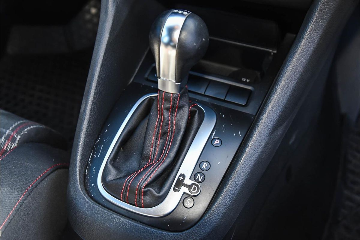 2010 Volkswagen Golf GTI VI