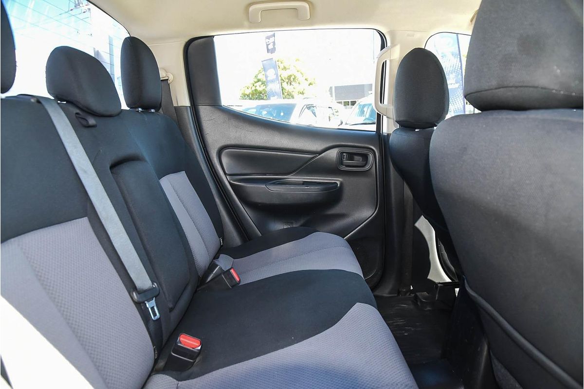 2022 Mitsubishi Triton GLX MR 4X4