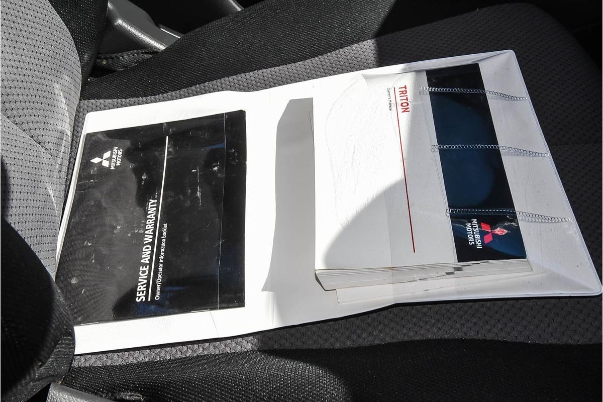 2022 Mitsubishi Triton GLX MR 4X4