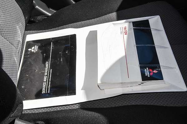 2022 Mitsubishi Triton GLX MR 4X4