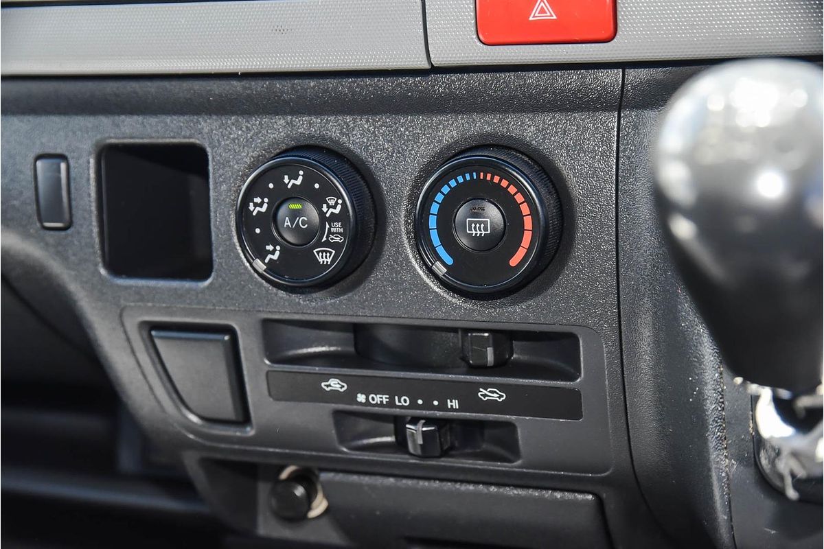 2013 Toyota Hiace KDH201R LWB