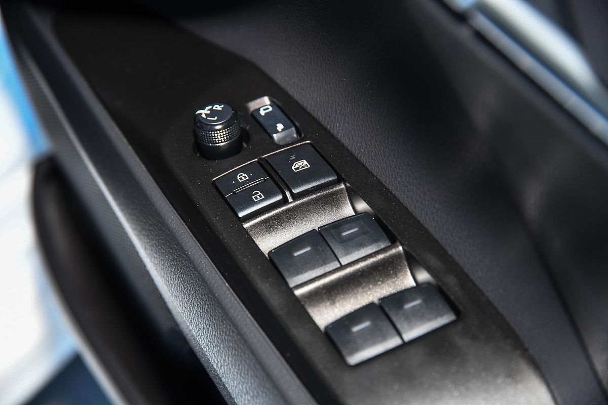 2021 Toyota Camry Ascent Sport AXVH70R