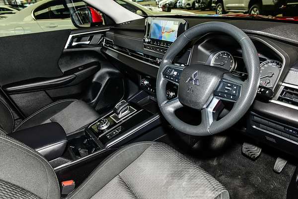 2022 Mitsubishi Outlander ES ZM