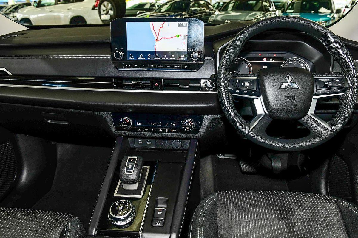 2022 Mitsubishi Outlander ES ZM