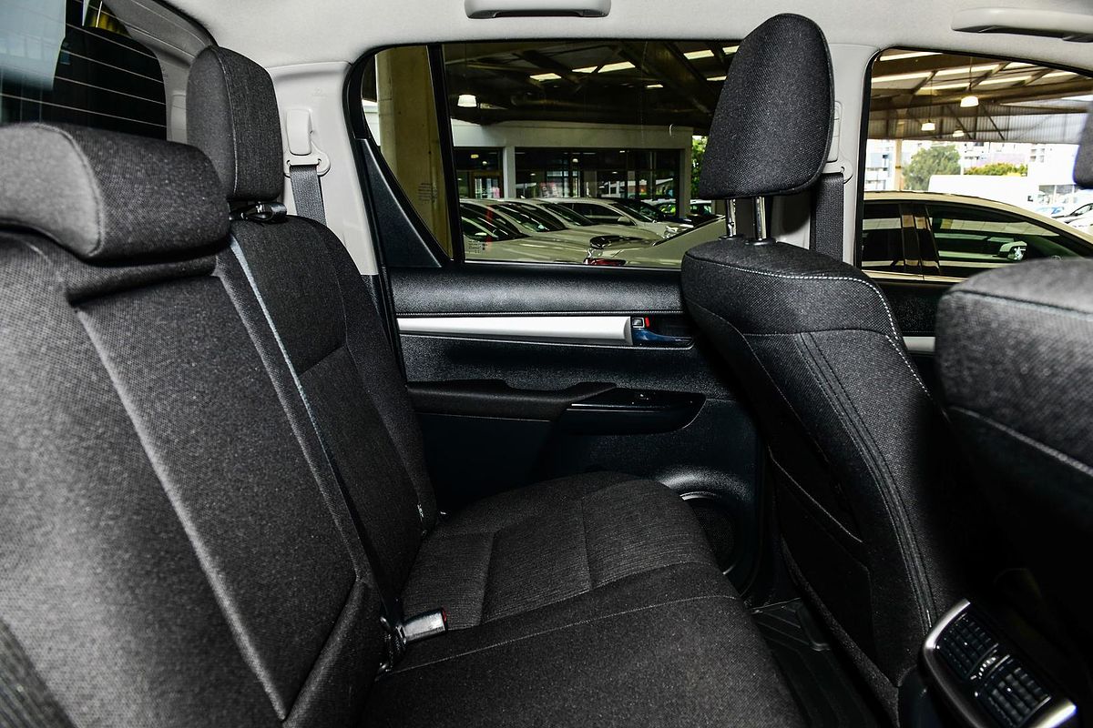 2024 Toyota Hilux SR GUN126R 4X4