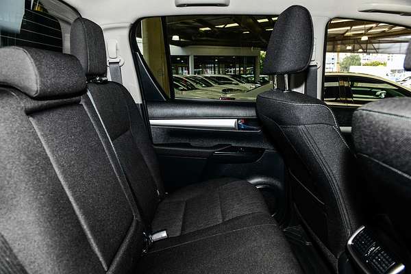 2024 Toyota Hilux SR GUN126R 4X4