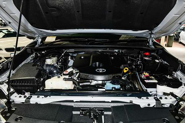 2024 Toyota Hilux SR GUN126R 4X4