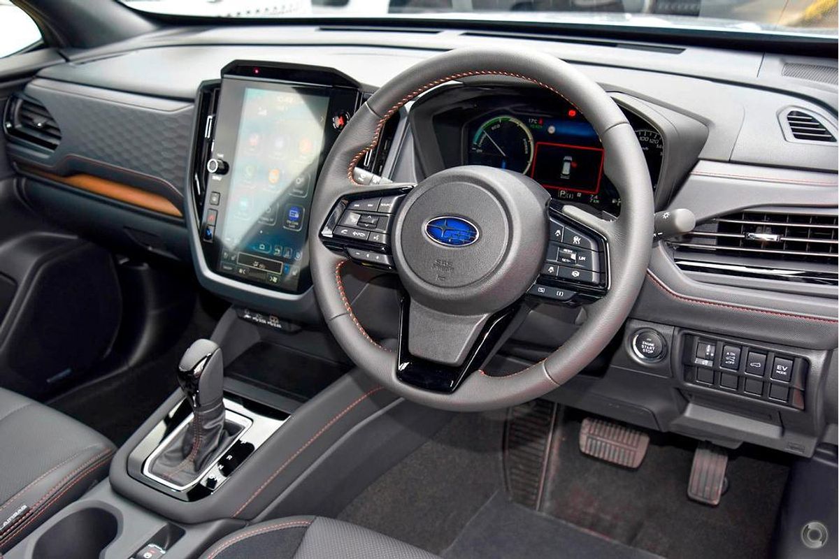 2025 Subaru Forester Hybrid Touring S6