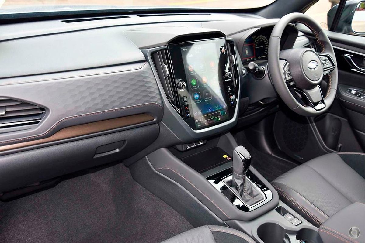 2025 Subaru Forester Hybrid Touring S6