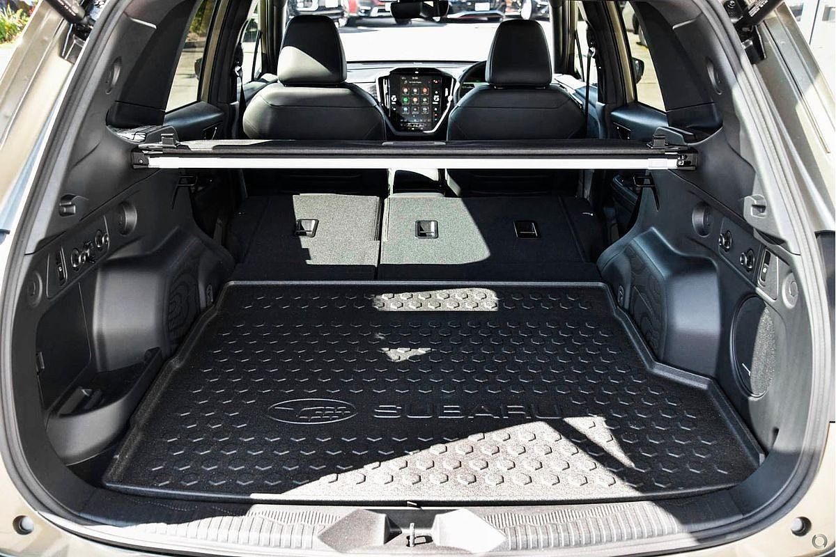 2025 Subaru Forester Hybrid Touring S6