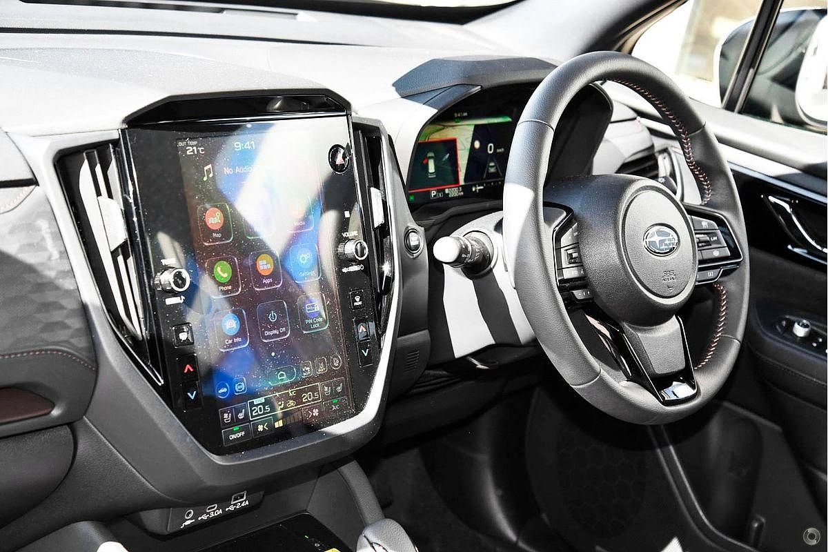 2025 Subaru Forester Hybrid Touring S6