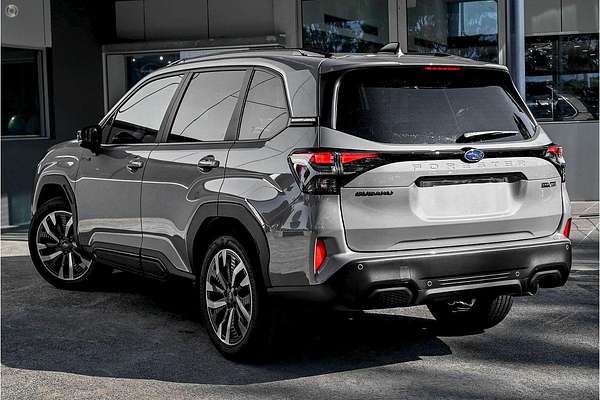 2025 Subaru Forester Hybrid Touring S6