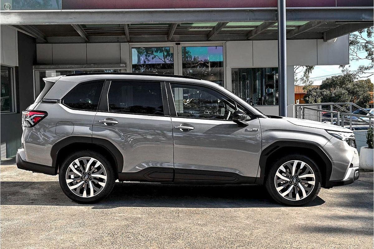 2025 Subaru Forester Hybrid Touring S6