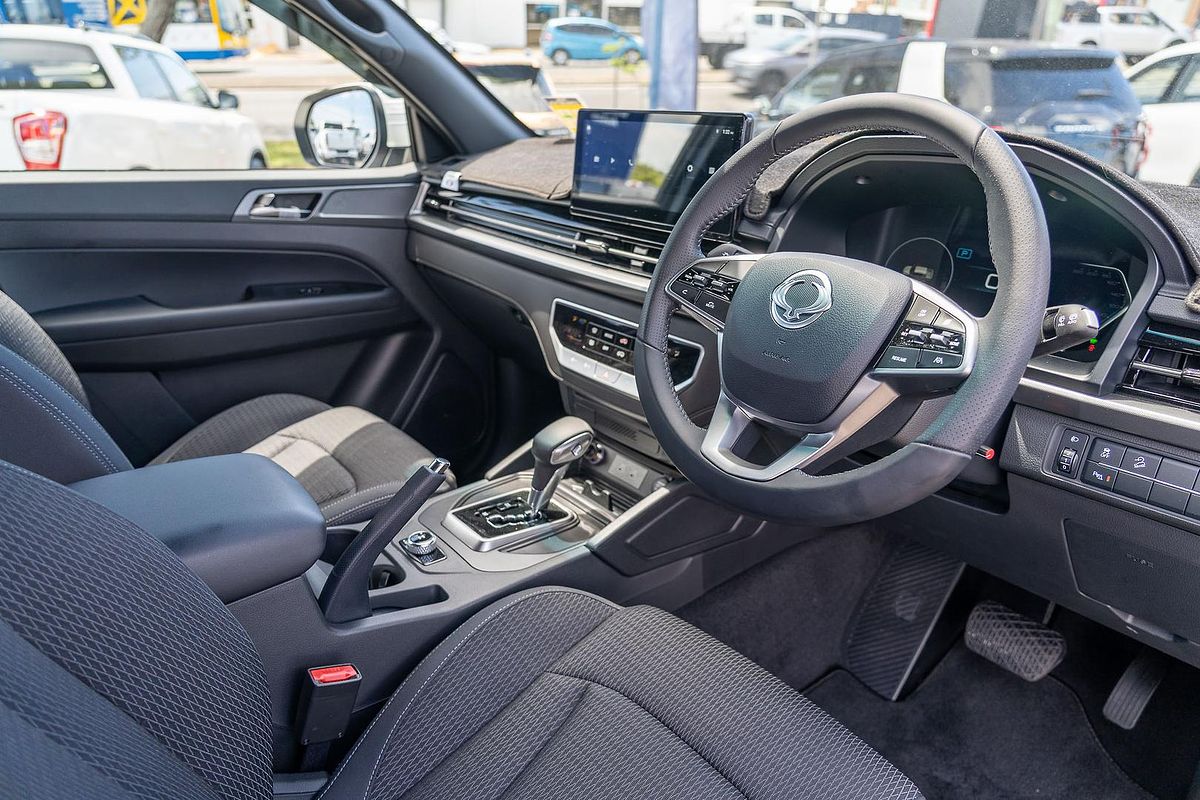 2025 KGM Musso ELX Q261 4X4