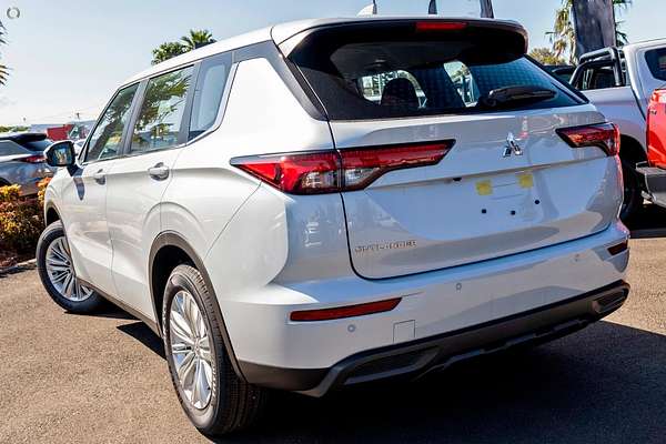 2025 Mitsubishi Outlander ES ZM