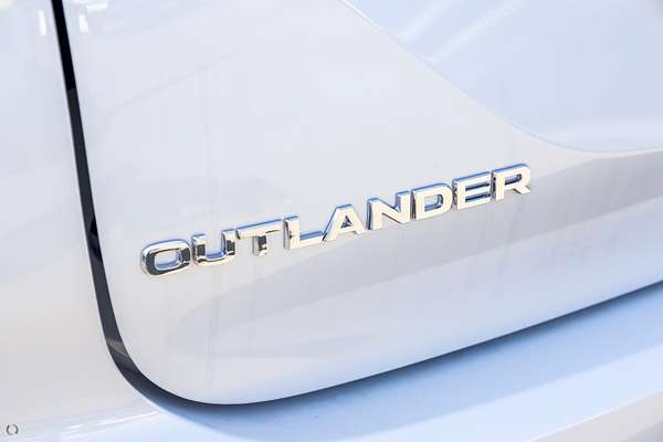 2025 Mitsubishi Outlander ES ZM