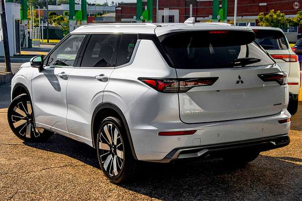 2025 Mitsubishi Outlander Exceed ZM