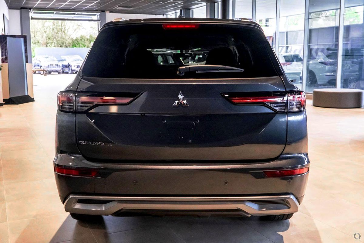 2025 Mitsubishi Outlander LS ZM