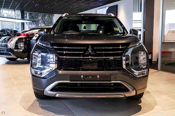 2025 Mitsubishi Outlander LS ZM