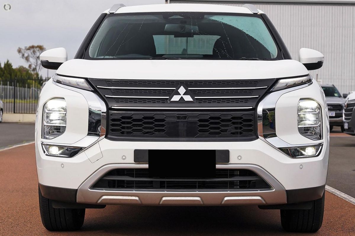 2025 Mitsubishi Outlander LS ZM