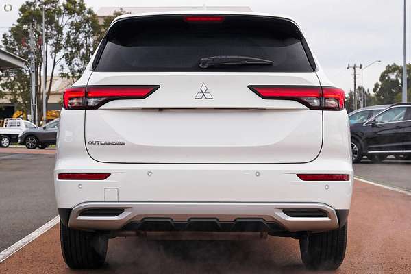 2025 Mitsubishi Outlander LS ZM