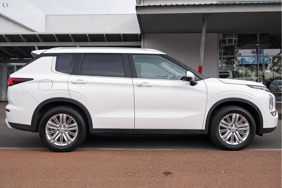 2025 Mitsubishi Outlander LS ZM