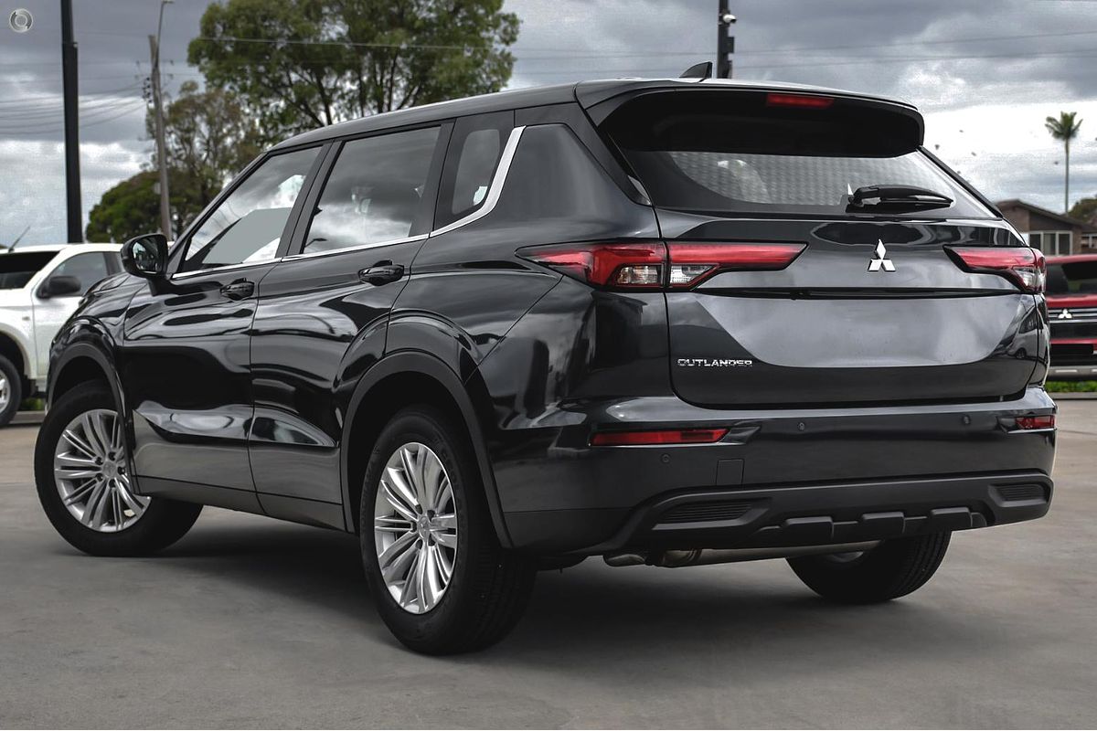 2025 Mitsubishi Outlander ES ZM