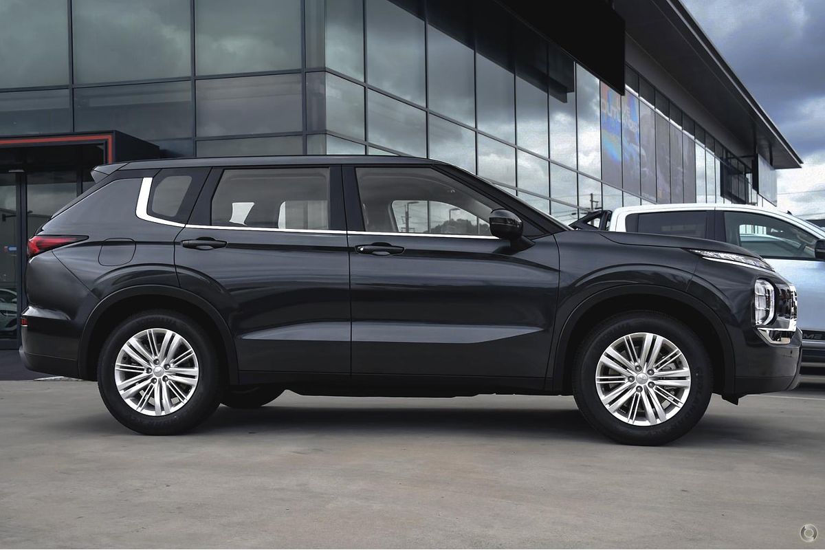 2025 Mitsubishi Outlander ES ZM