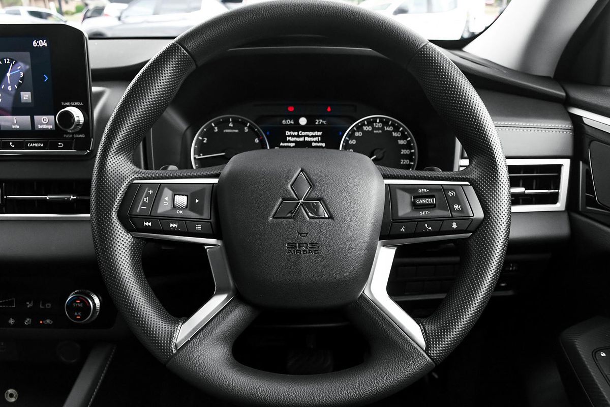 2025 Mitsubishi Outlander ES ZM