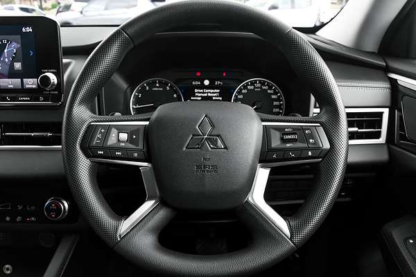 2025 Mitsubishi Outlander ES ZM