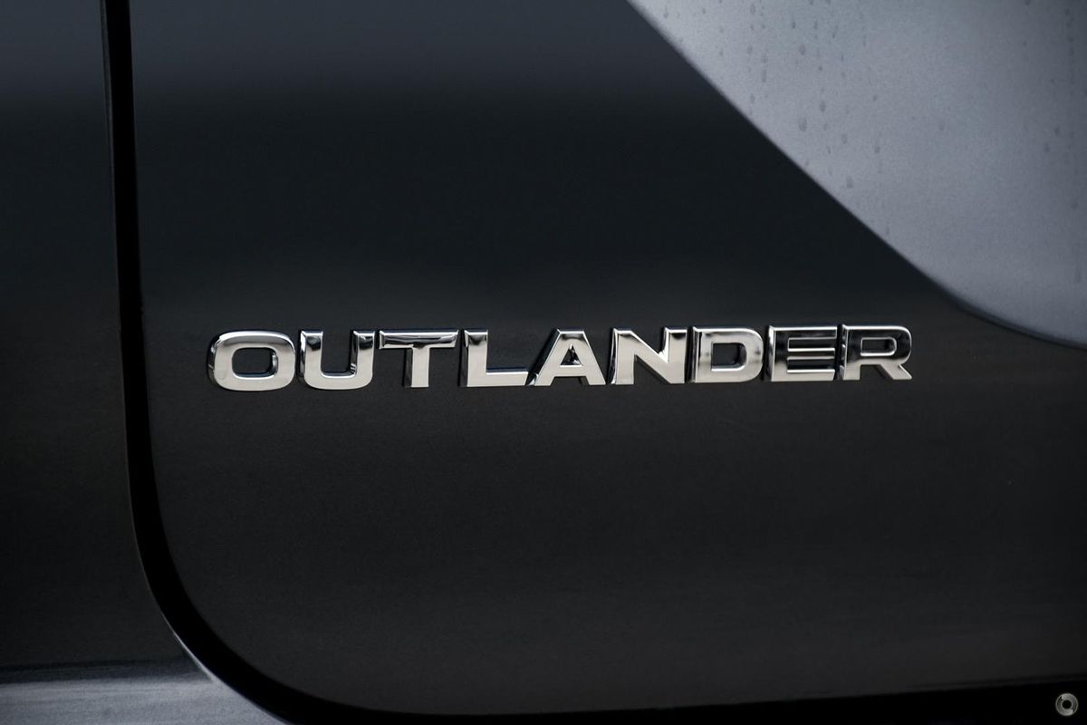 2025 Mitsubishi Outlander ES ZM