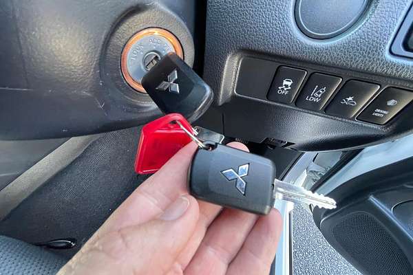 2021 Mitsubishi Triton GLX-R MR 4X4