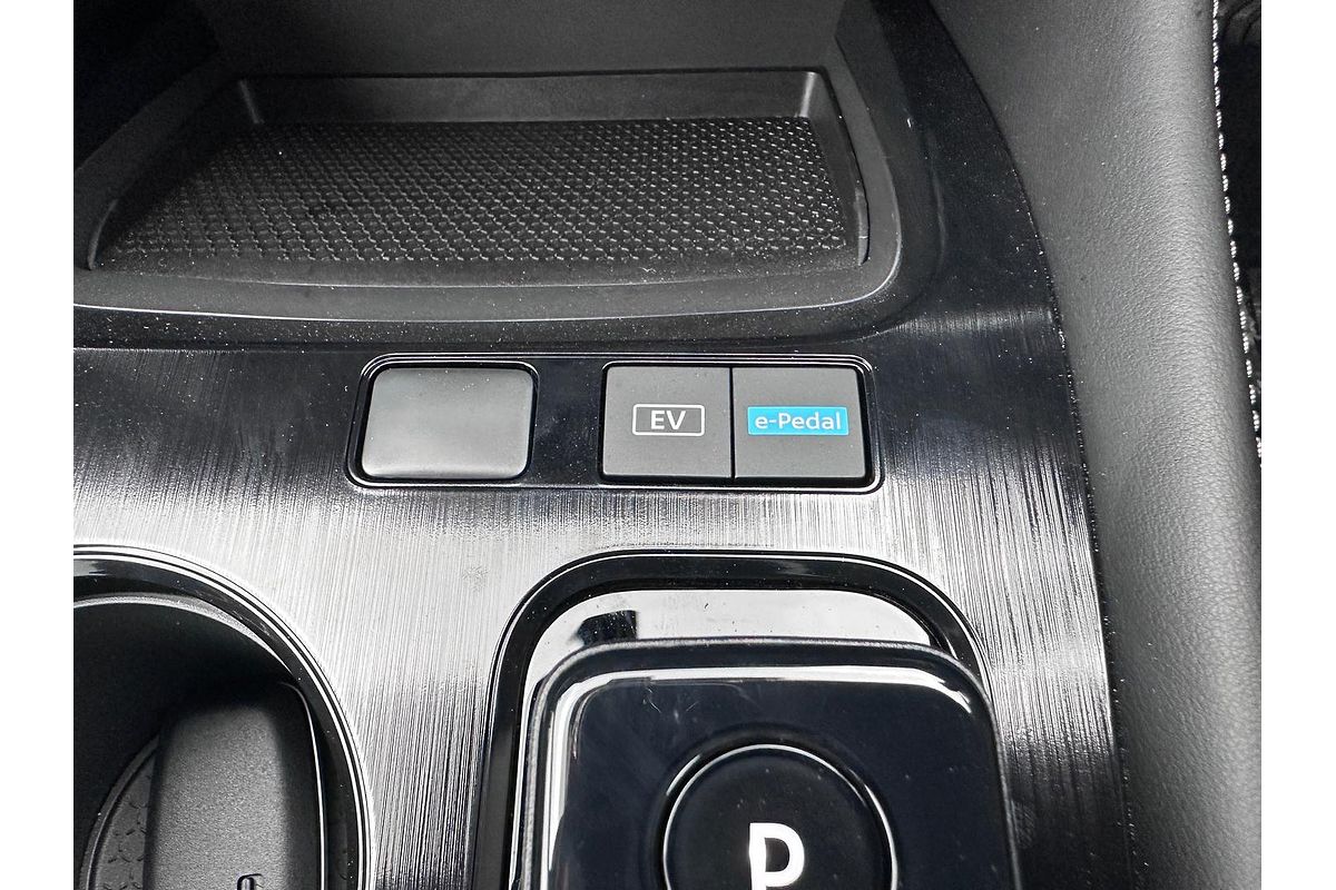 2025 Nissan X-TRAIL ST-L e-POWER T33