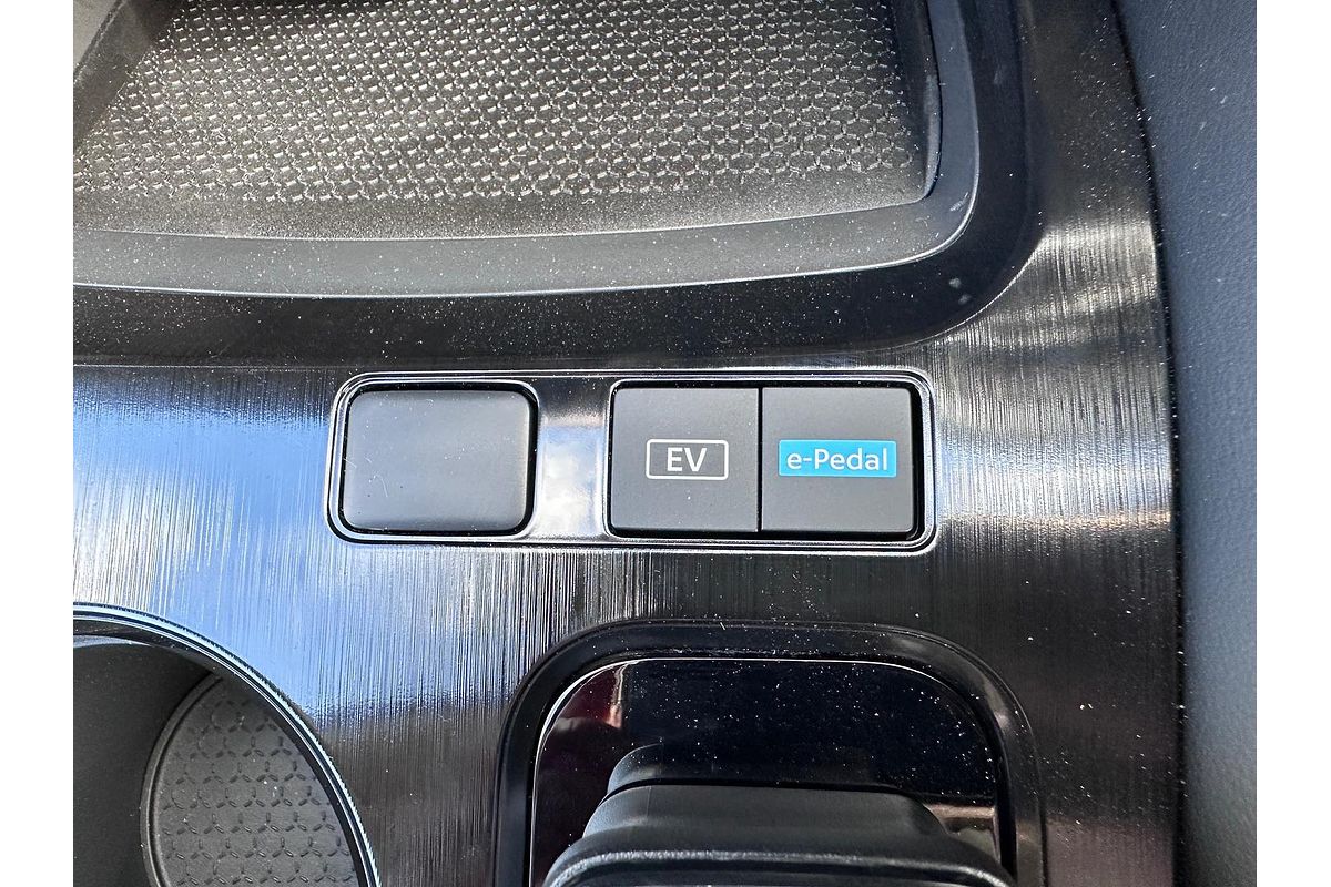 2025 Nissan X-TRAIL ST-L e-POWER T33