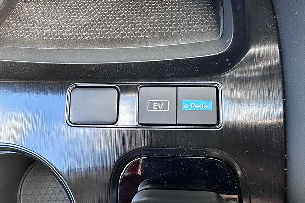 2025 Nissan X-TRAIL ST-L e-POWER T33