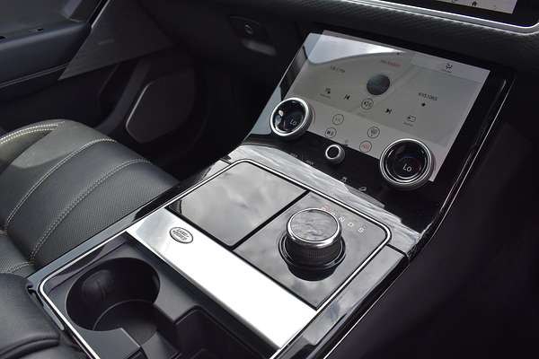 2019 Land Rover Range Rover Velar D240 SE L560
