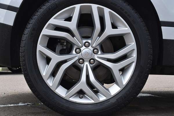 2019 Land Rover Range Rover Velar D240 SE L560