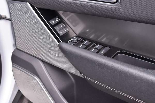 2019 Land Rover Range Rover Velar D240 SE L560